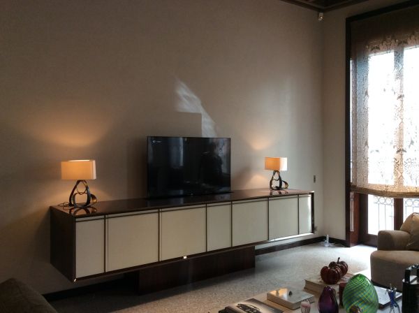 tv-ttvv483009AB-6C76-052C-695C-C46200496E27.jpg